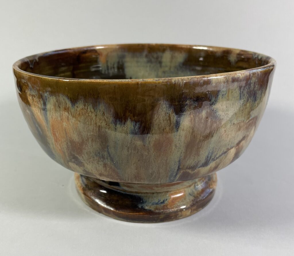 Puchar duży barwy jesieni.