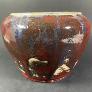 Wazon ciemnoczerwony, w białe łaty